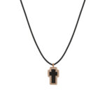 Κολιέ VERY GAVELLO με κορδόνι με σταυρό μαύρο σε μέγεθος 14x9 mm.